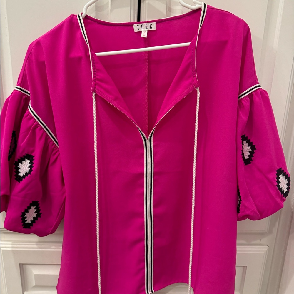TCEC bright pink Aztec top